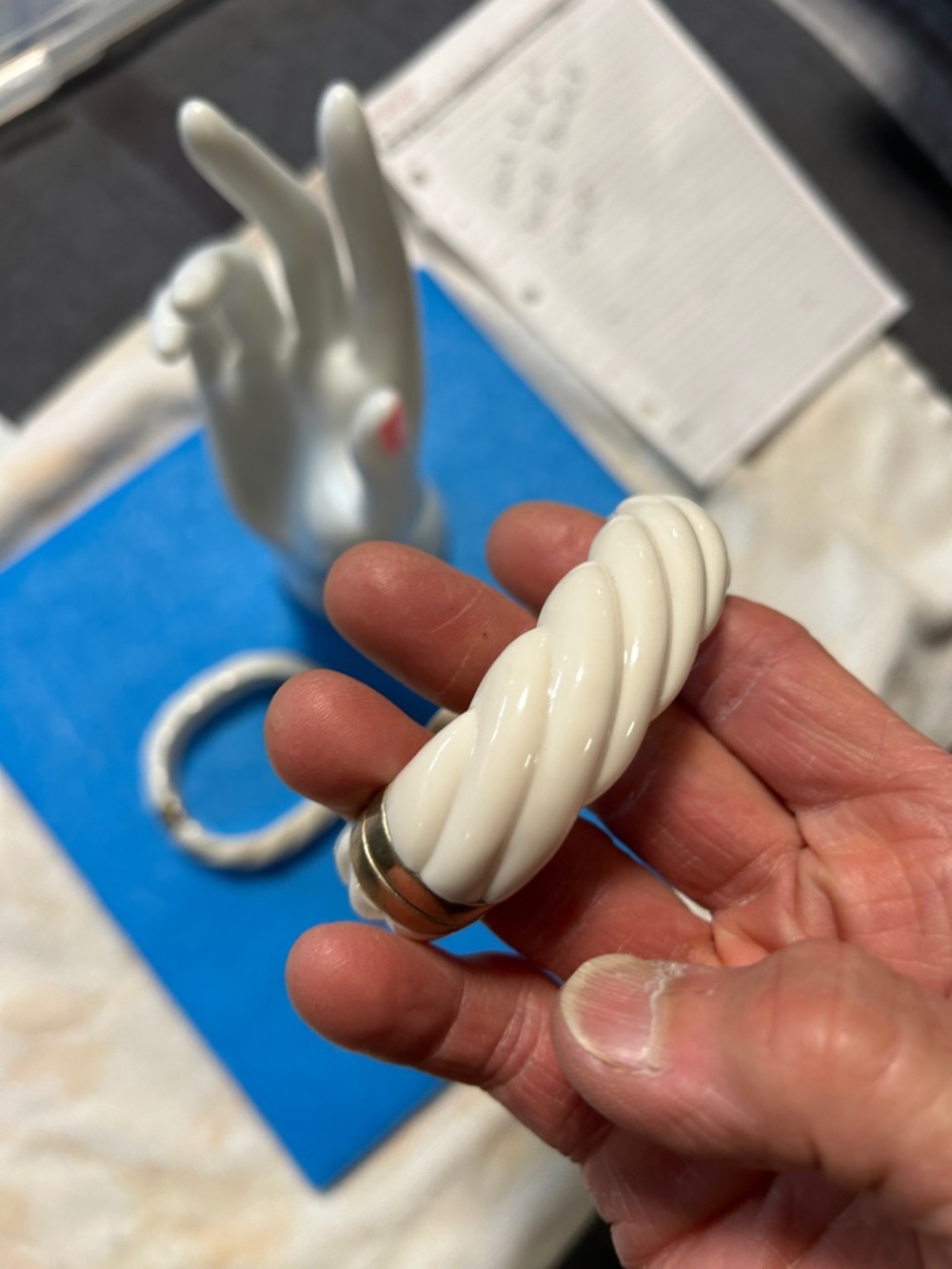 Ivory colored twisted bracelets - Picture 11 of 14